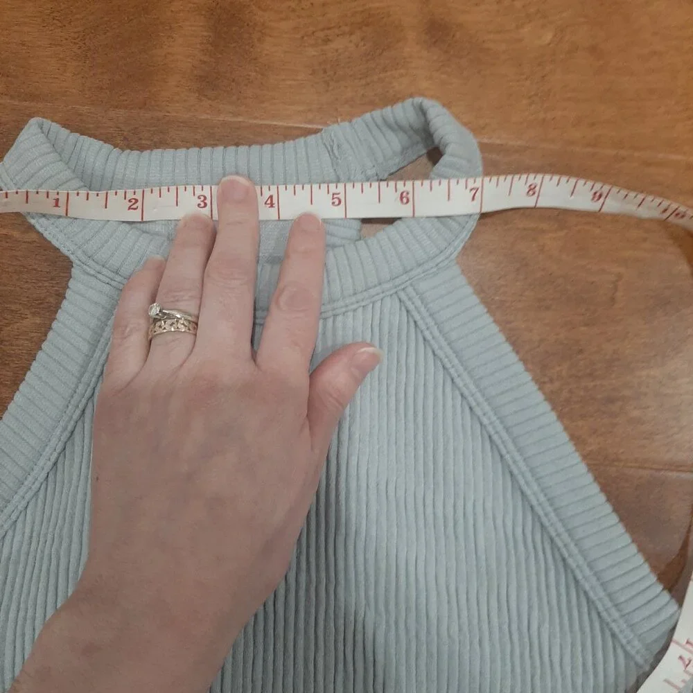 Aerie light grey minimalist ribbed halter sports bra crop top - Picture 12 of 13